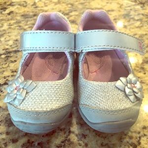 Size 4 toddler shoes
